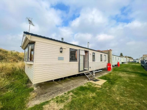Lovely 6 Berth Caravan At Naze Marine Holiday Park In Essex Ref 17275C